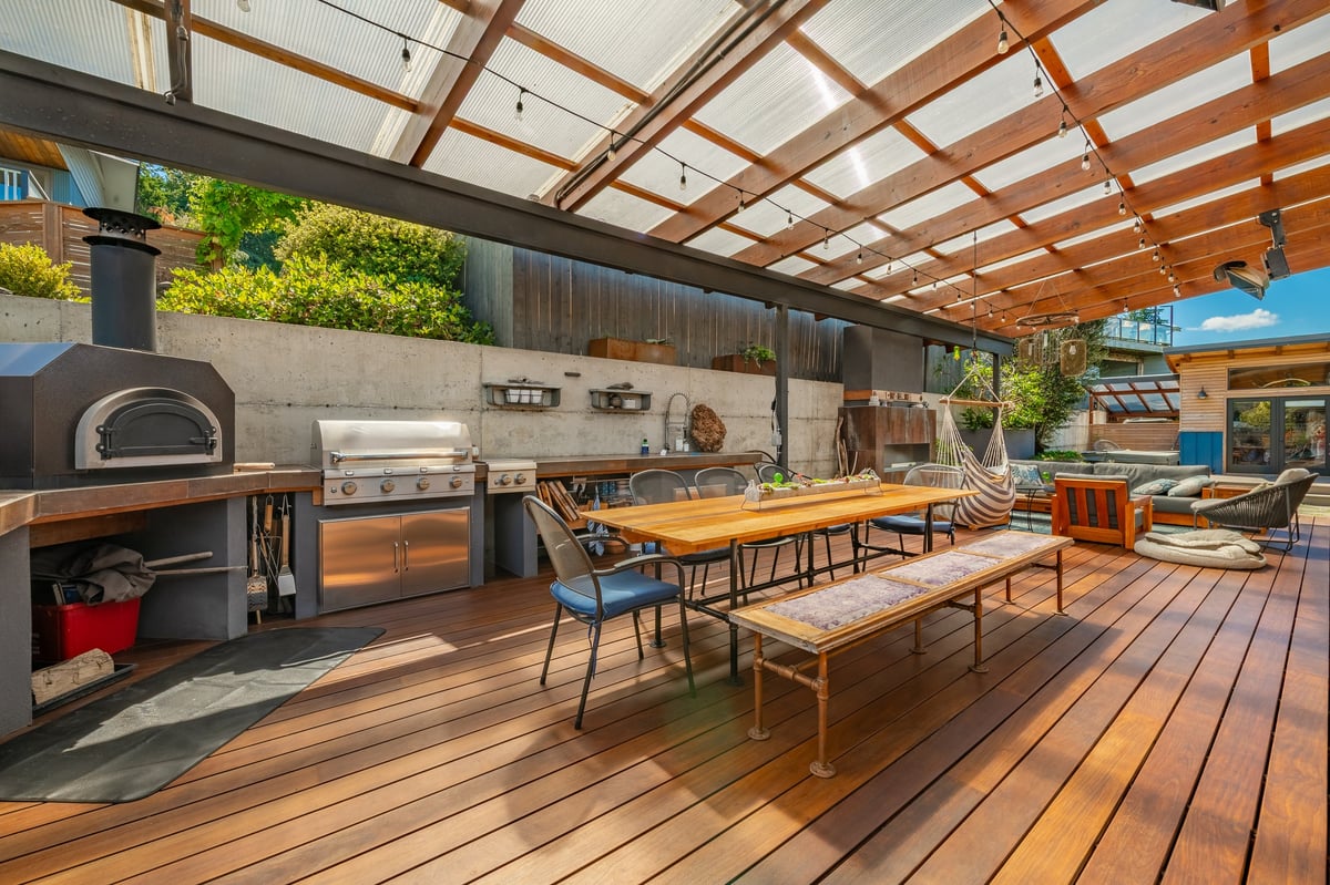 Outdoor entertaining area renovation with covered alfresco dining and deck in Caringbah Sutherland Shire by ACG Built